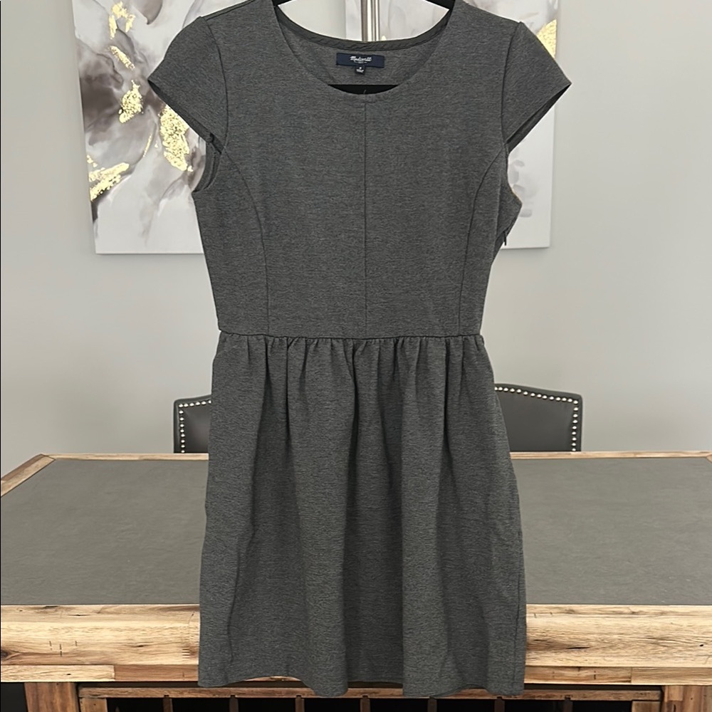 ☀️Madewell Gray Cap Sleeve Fit and Flare Dress
